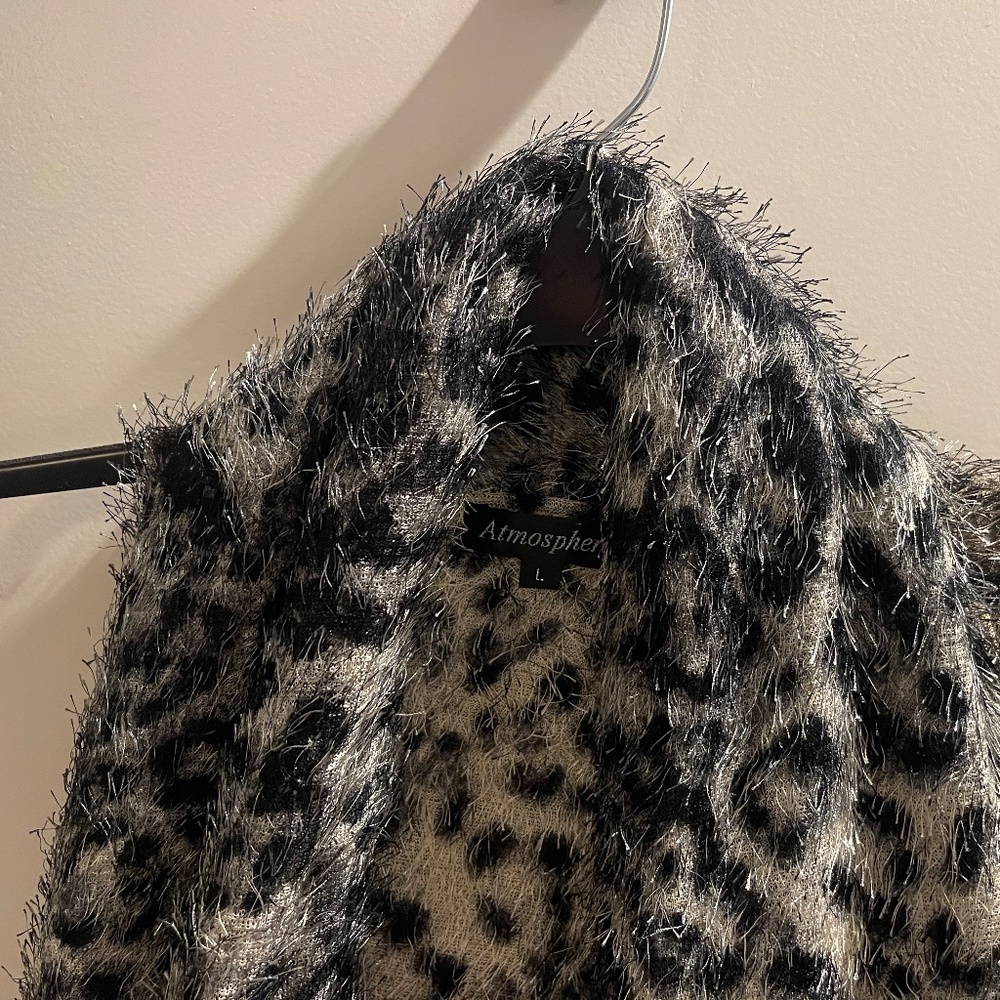 Atmosphere snow leopard size large vest - Picture 2 of 3